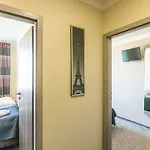 Resident Rene Couette-café