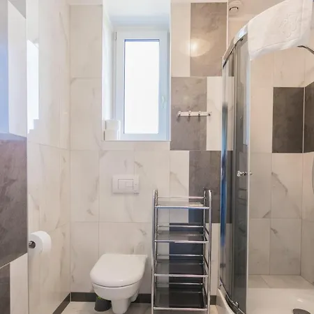 Resident Rene Nocleg ze śniadaniem 4*