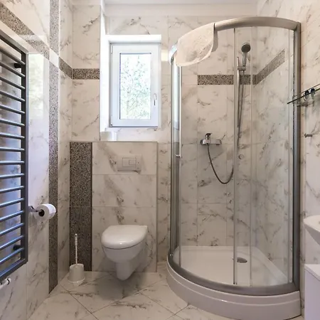 فندق مبيت وإفطار Resident Rene أوستكا