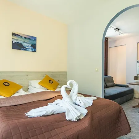 Resident Rene أوستكا