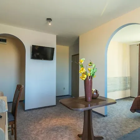 Resident Rene Bed & Breakfast 4*