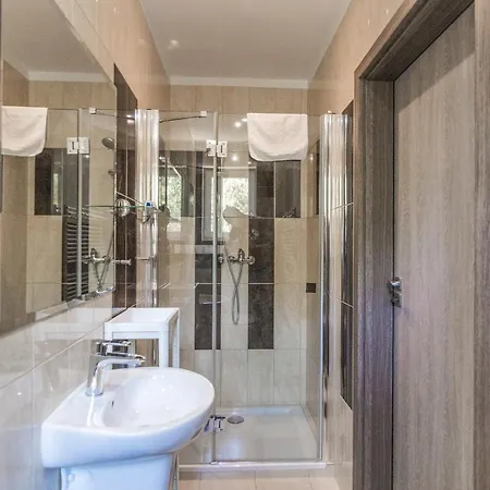 Resident Rene 4* Устка