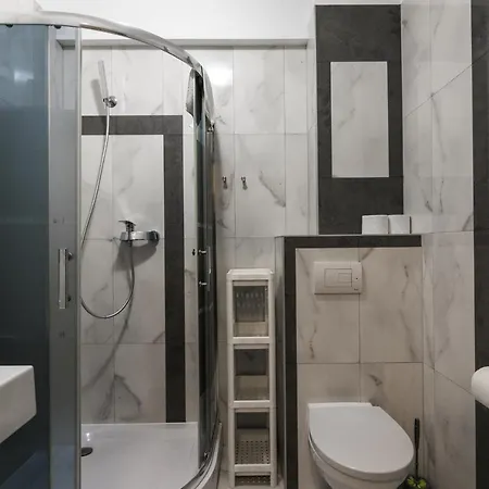 Resident Rene Nocleg ze śniadaniem 4*