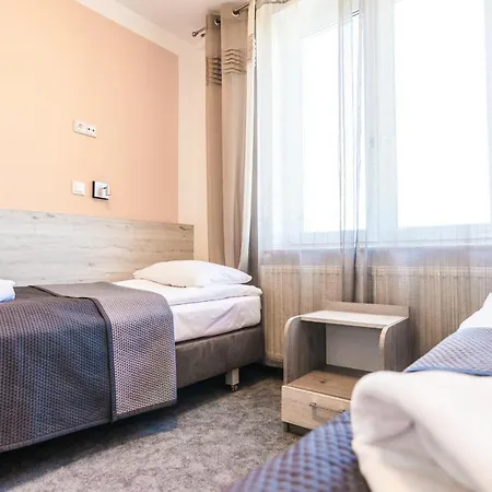 Resident Rene أوستكا