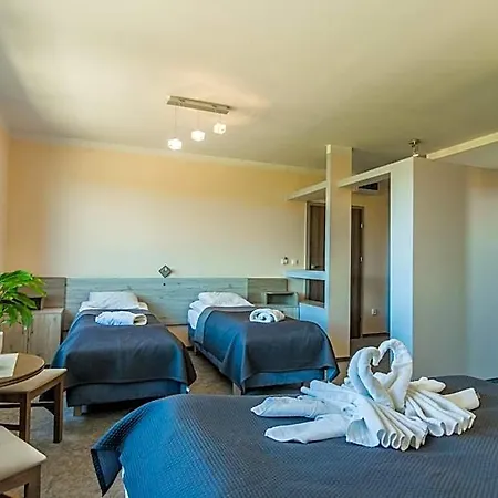 Resident Rene Oda ve Kahvaltı 4*